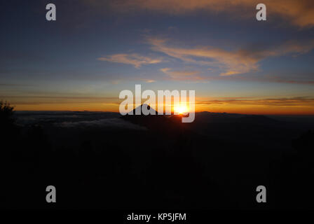 Alba sul vulcano agua in Guatemala Foto Stock