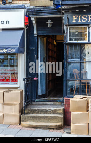 Fisher & Sperr libreria antiquaria, Highgate, UK, nel processo di chiusura, Giugno 2011 Foto Stock