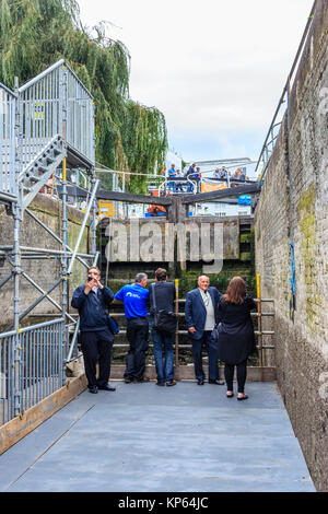 Camden Lock sul Regent's Canal, Camden Town, Londra, Regno Unito, svuotato per lavori di rinnovo nel Settembre 2016 Foto Stock