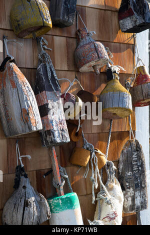 Boe di legno rustico recinto sul giorno di sole in costiera, Portsmouth NH. Foto Stock