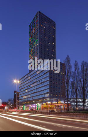 TILBURG-marzo 15, 2017. West Point, con 141,6 metri più alto torre residenziale in città. Dopo il completamento (2004) olandese più alto edificio residenziale. Foto Stock