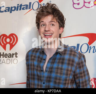 Charli Puth a iHeartRadio Jingle Ball 2017. Foto Stock