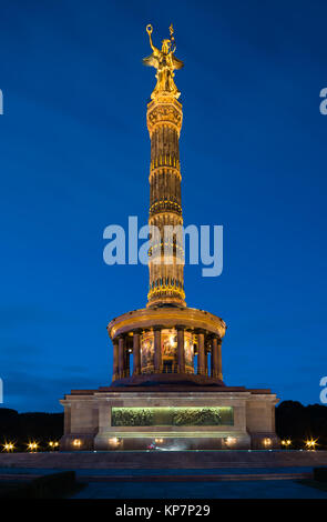 La colonna della vittoria di Berlino di notte Foto Stock