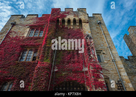 Il castello di Hever Castle vicino a Edenbridge, la sede della famiglia Boleyn, Kent, Regno Unito Foto Stock