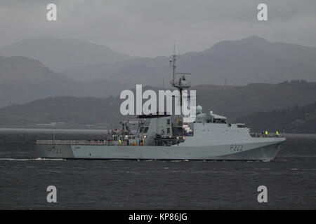 HMS via (P222), il primo del lotto 2 Fiume-class pattugliatori per la marina reale, durante le prove sul Firth of Clyde. Foto Stock