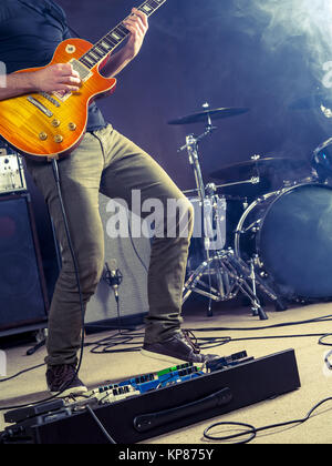 Rock and Roll chitarrista sul palco Foto Stock