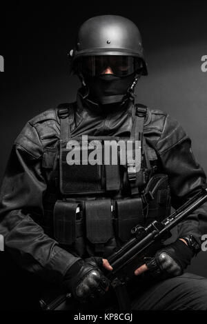 Spec Ops funzionario di polizia SWAT Foto Stock