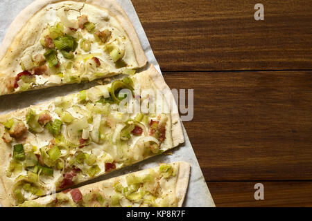 Il Porro e la pancetta Tarte Flambee Foto Stock