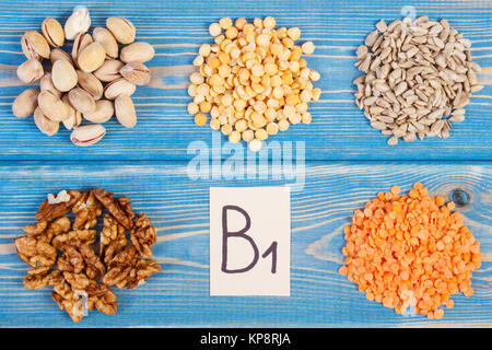 Gli ingredienti o prodotti contenenti vitamina B1 e fibra dietetica Foto Stock