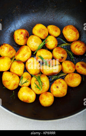 Fried baby,patate fritte baby,patate fritte baby,patate fritte patate baby Foto Stock