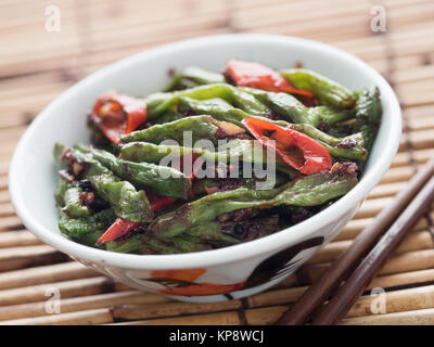 Cinese rustico lungo serpente bean STIR FRY Foto Stock