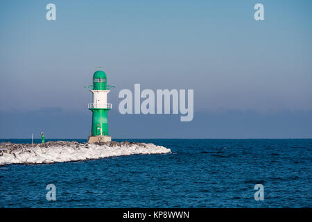 Le mole in warnemÃ¼nde in inverno Foto Stock