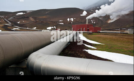 Krafla Stazione Elettrica Geotermica in Islanda. Situato vicino al vulcano Krafla e al Lago Myvatn. È l'Islanda la più grande stazione di alimentazione con il foro 33 Foto Stock