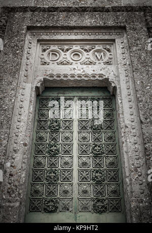 Ingresso di una chiesa Foto Stock