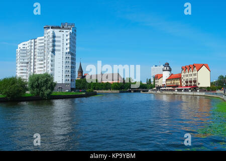 Il centro della regione di Kaliningrad e il fiume Pregolya Foto Stock