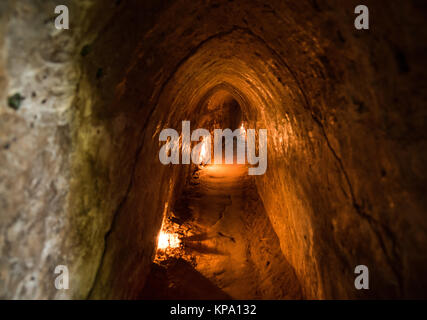 I Tunnel di Cu Chi - Vietnam Foto Stock