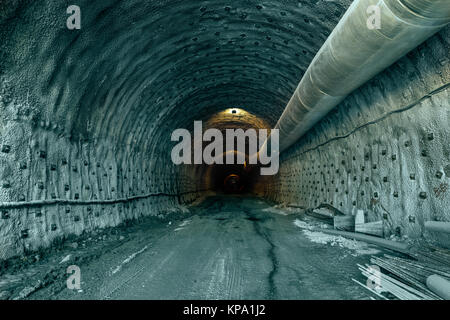 Autostrada nuova costruzione di tunnel Foto Stock