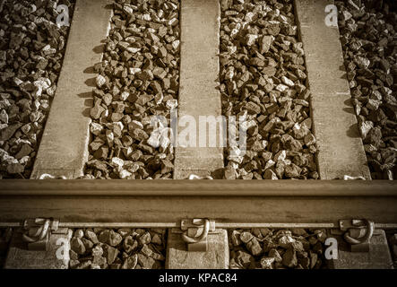 Close up di binario di una linea ferroviaria Foto Stock