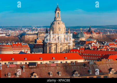 Vista aerea di cupole e tetti di Dresda, Germania Foto Stock