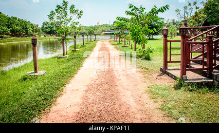 Bel sentiero per camminare e rilassarsi Foto Stock