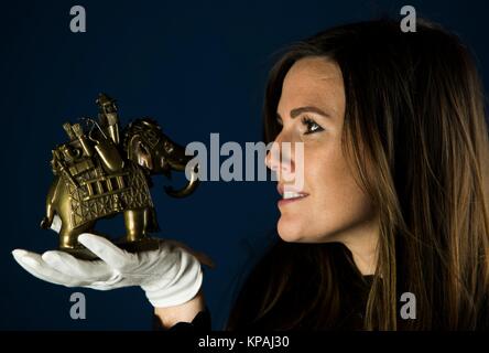 Edinburgh, Regno Unito. Xiv Dic, 2017. Opere d'arte che ha portato le meraviglie dell India in Gran Bretagna alla fine del XIX secolo sono per andare sul display in Scozia per la prima volta in 130 anni, in una nuova apertura mostra presso la Queen's Galleria, Palazzo di Holyroodhouse venerdì 15 dicembre. Credito: ricca di Dyson/Alamy Live News Foto Stock