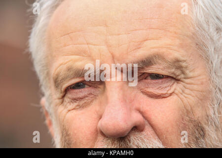 Londra, Regno Unito. Xiv Dic, 2017. Il British Labour Party leader Jeremy Corbyn presso la Torre Grenfell memoriale di servizio che è stato tenuto a Saint Paul cathedral in onore delle vittime della torre Grenfell fire tragedia dopo il devastante incendio quale rivendicato 71 vive il 14 giugno 2017 Credit: amer ghazzal/Alamy Live News Foto Stock