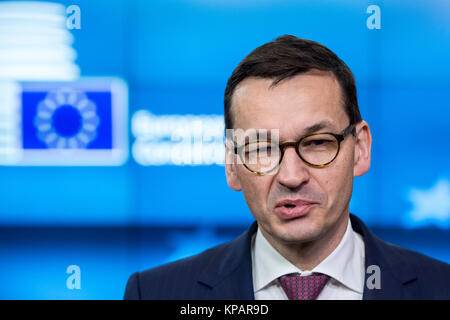 Bruxelles, BXL, Belgio. Xiv Dic, 2017. Il Primo Ministro polacco Mateusz Morawiecki arriva prima dell'Unione europea capo del vertice degli Stati in materia di migrazione e di Brexit a Bruxelles, in Belgio. Credito: Wiktor Dabkowski/ZUMA filo/Alamy Live News Foto Stock