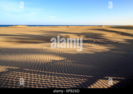 Maspalomas dune di sabbia, Playa del Inglés resort per vacanze isole Canarie di Gran Canaria,isola spagnola, al largo della costa del nord Africa occidentale dicembre 2017 Foto Stock