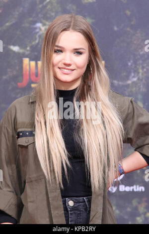 Berlino, Germania, 06 dicembre, 2017. Julia Beautx frequentando il 'Jumanji: Welcome To The Jungle' Premiere detenute in corrispondenza del CineStar, Sony Center di Potsdamer Platz, Foto Stock