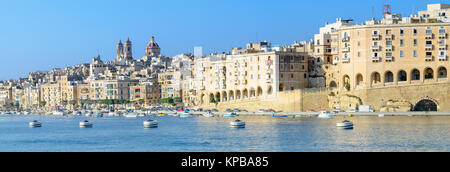 Il porto di La Valletta al mattino, Senglea penisola nella luce del mattino, panorama Foto Stock