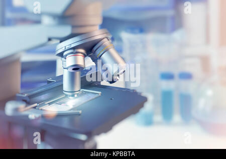 Background scientifico con closeup sul microscopio luminoso e laboratorio al di fuori della messa a fuoco. Questa immagine è tonica. DOF poco profondo, focus sul vetrino. Foto Stock