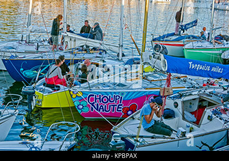 Il Muscadet flotta di yacht ormeggiati a Paimpol dopo racing Foto Stock