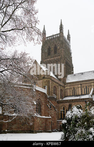 Cattedrale di Worcester nella neve Foto Stock