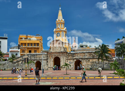 Bloccare la Torre La Torre del Reloj e Plaza de la Paz, Cartagena de Indias, Colombia, Sud America Foto Stock