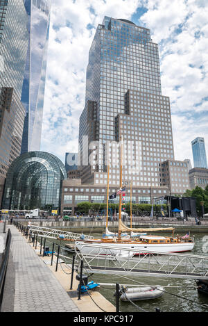 NEW YORK CITY - Luglio 13: Vista sul posto di Brookfield sulla luglio 13, 2015 a New York. Luogo di Brookfield è un complesso di edifici di uffici situato sulla West Foto Stock