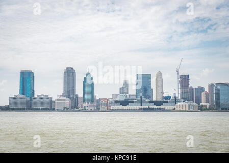 NEW YORK CITY - Luglio 13: vista sulla città di Jersey sulla luglio 13, 2015 a New York. Jersey City è la seconda città più popolosa nello stato americano del New Jerse Foto Stock