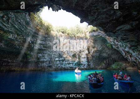 Famoso lago melissani sull'isola di Cefalonia - Grecia Foto Stock