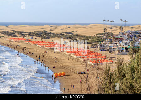 Maspalomas dune di sabbia, Playa del Inglés resort per vacanze isole Canarie di Gran Canaria,isola spagnola, al largo della costa del nord Africa occidentale dicembre 2017 Foto Stock