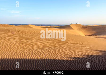 Maspalomas dune di sabbia, Playa del Inglés resort per vacanze isole Canarie di Gran Canaria,isola spagnola, al largo della costa del nord Africa occidentale dicembre 2017 Foto Stock