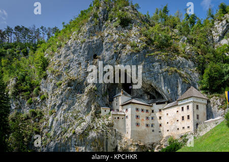 Il Castello di Predjama vicino a Postojna, Slovenia, Europa Foto Stock