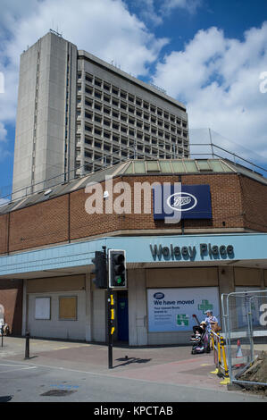 Wolsey posto, Woking, saliti fino in attesa di demolizione. Foto Stock