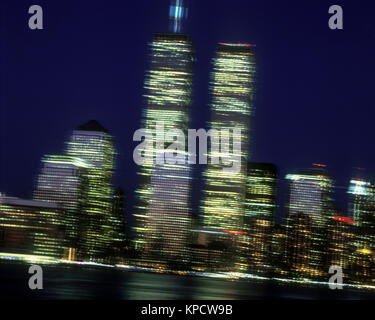 1998 storiche torri gemelle (©MINORU YAMASAKI 1973) skyline del centro del fiume Hudson MANHATTAN NEW YORK CITY USA Foto Stock