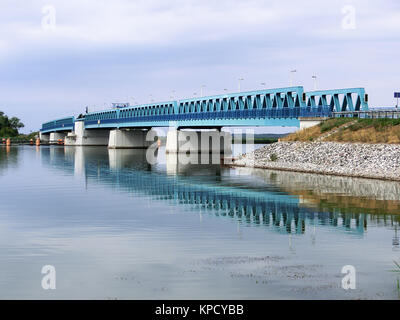 Blue Bridge sul fiume Peene - isola di Usedom,la costa del mar Baltico Foto Stock