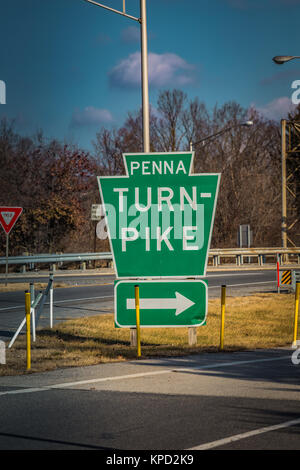 Harrisburg, PA - Gennaio 1, 2017: un grande segno di keystone presso la Pennsylvania Turnpike entrata. Foto Stock