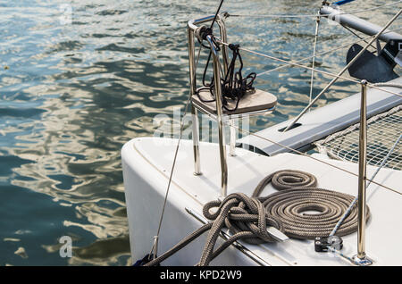 Blocchi e manovre in barca a vela, close-up Foto Stock