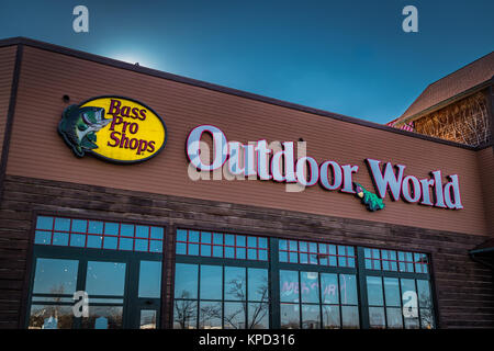 Harrisburg, PA - Gennaio 1, 2017: Un Bass Pro Shops Outdoor World segno a parete. Foto Stock