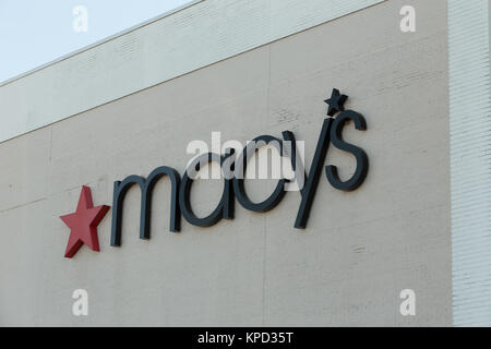 Harrisburg, PA - Gennaio 1, 2017: Macy's logo del negozio di segno. Macy's è un mid-range per convertire la catena di grandi magazzini in America. Foto Stock