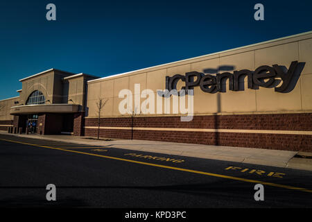 Harrisburg, PA - Gennaio 1, 2017: esterno di un J C Penny posizione. una catena di negozi al dettaglio in oltre 1000 località. Foto Stock