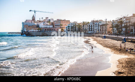 Serata in spiaggia di Sitges Foto Stock