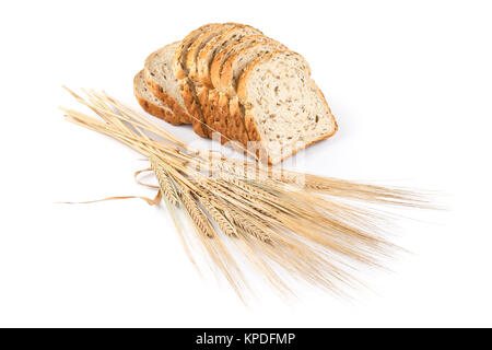 Pane fresco e frumento su bianco Foto Stock